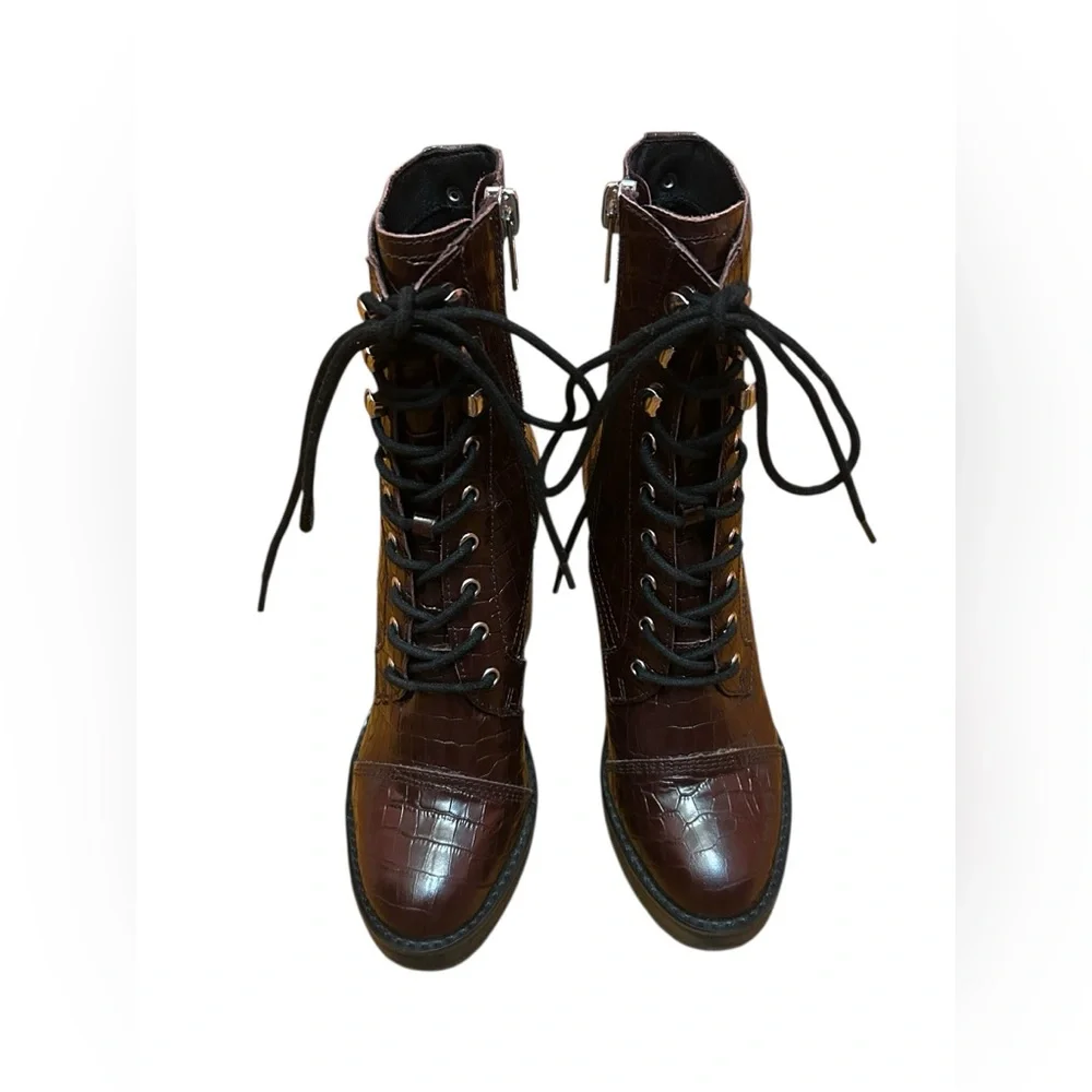 Steve Madden Winnie Harlow x Lisa Love Lug Booties Size 7 Women’s NWOT - Picture 3 of 10